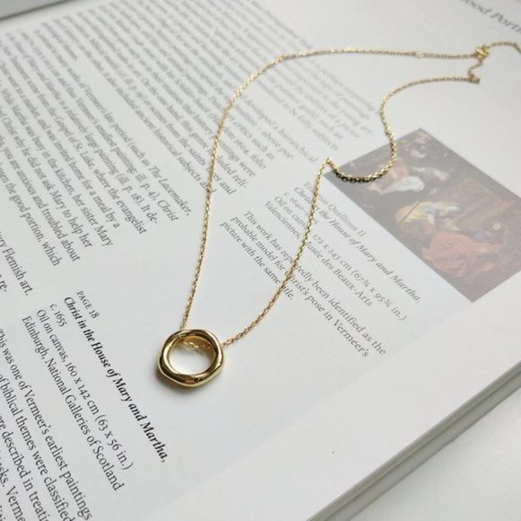 NEW Silver Vintage Gold Circle Necklace - Picture 2 of 3